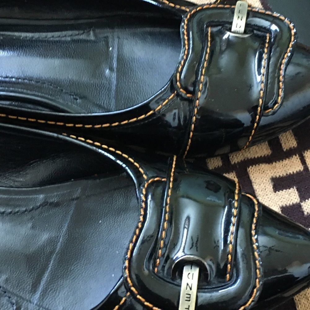 Authentic FENDI Glossy Black Patent Leather Flats - Picture 5 of 12